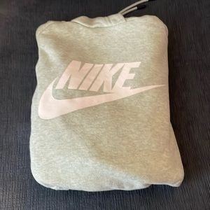 Medium teal women’s hoodie barley used very comfortably